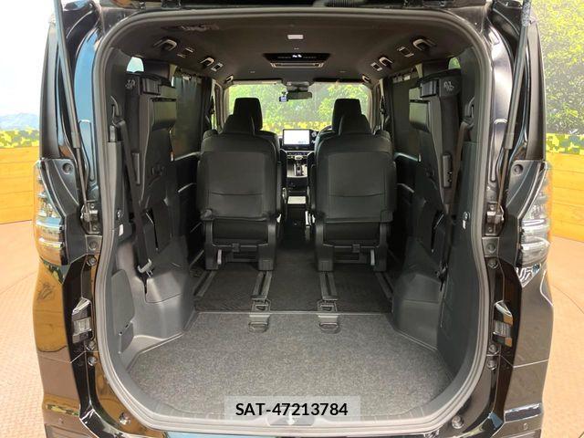 Toyota VOXY HYBRID 2022-04 8882928-9