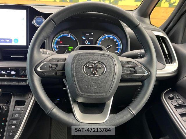Toyota VOXY HYBRID 2022-04 8882928-10