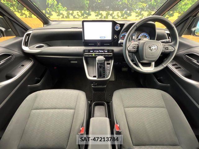 Toyota VOXY HYBRID 2022-04 8882928-1