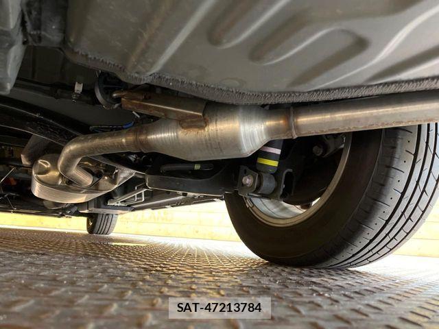 Toyota VOXY HYBRID 2022-04 8882928-19