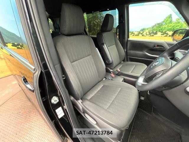 Toyota VOXY HYBRID 2022-04 8882928-6