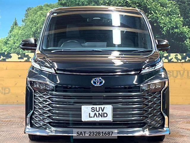 Toyota VOXY HYBRID 2023-03 8882920-13