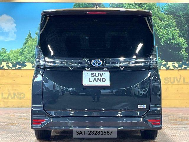 Toyota VOXY HYBRID 2023-03 8882920-14