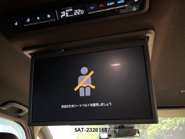 Toyota VOXY HYBRID 2023-03 8882920-2