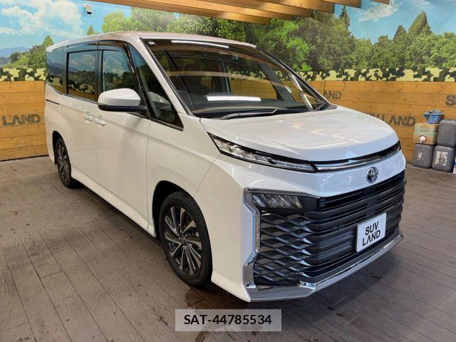 Toyota VOXY HYBRID 2022-04 8882926-15
