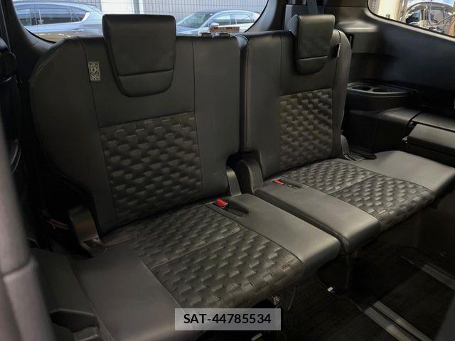 Toyota VOXY HYBRID 2022-04 8882926-8
