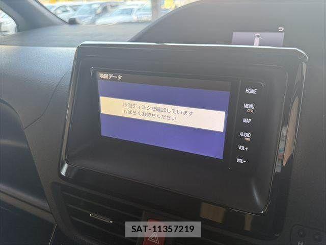 Toyota VOXY HYBRID 2018-10 8882939-3