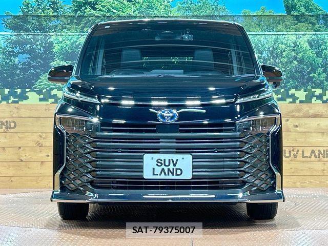 Toyota VOXY HYBRID 2023-07 8882921-14