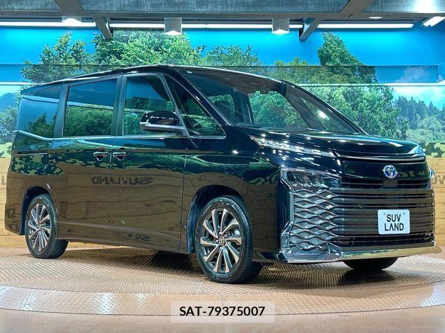 Toyota VOXY HYBRID 2023-07 8882921-16
