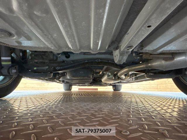 Toyota VOXY HYBRID 2023-07 8882921-19