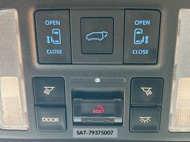 Toyota VOXY HYBRID 2023-07 8882921-5