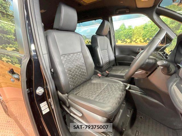 Toyota VOXY HYBRID 2023-07 8882921-6