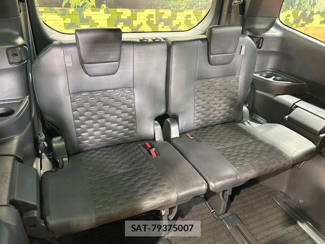 Toyota VOXY HYBRID 2023-07 8882921-8