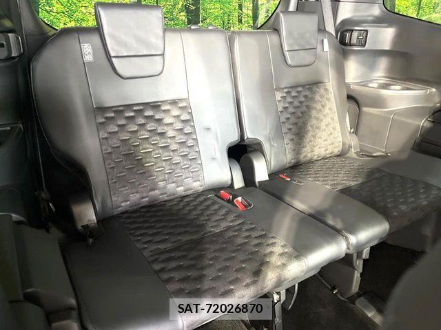 Toyota VOXY HYBRID 2023-10 8882925-9