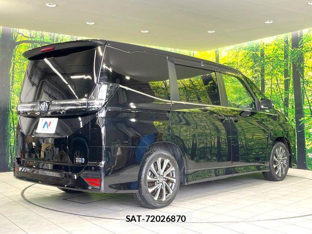 Toyota VOXY HYBRID 2023-10 8882925-17