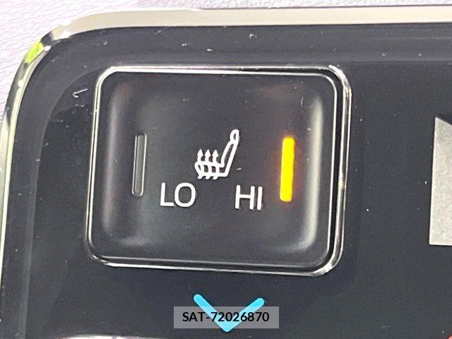Toyota VOXY HYBRID 2023-10 8882925-5