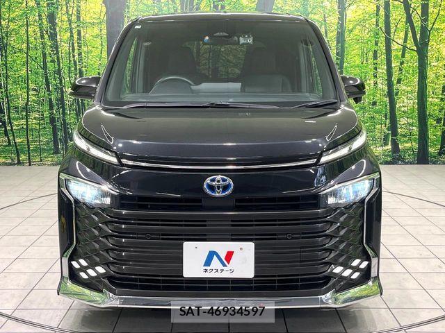 Toyota VOXY HYBRID 2023-02 8882923-14