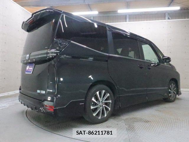 Toyota VOXY HYBRID 2024-08 8882918-1