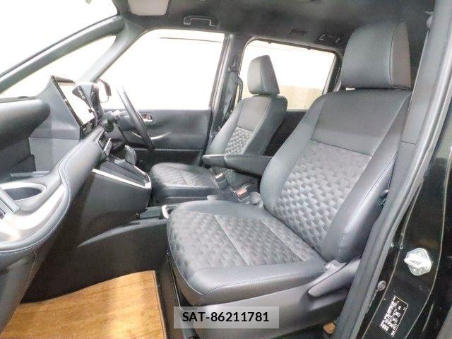 Toyota VOXY HYBRID 2024-08 8882918-6