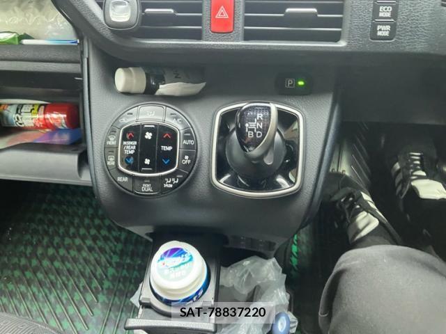 Toyota VOXY HYBRID 2014-11 8882949-21