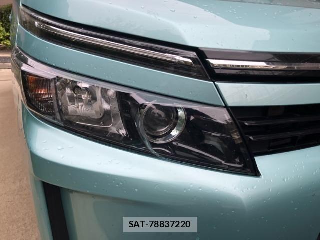 Toyota VOXY HYBRID 2014-11 8882949-2