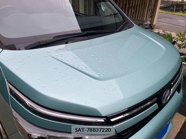 Toyota VOXY HYBRID 2014-11 8882949-3