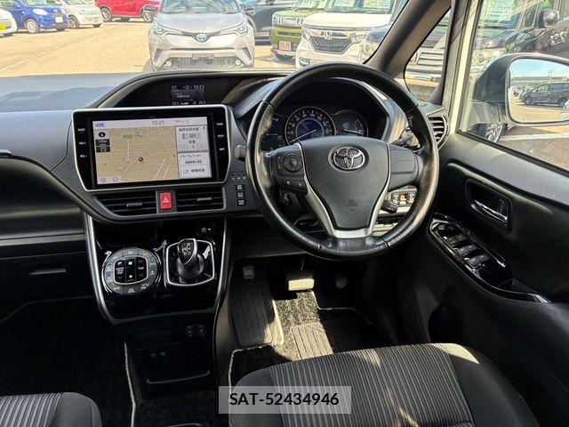 Toyota VOXY HYBRID 2018-09 8882940-10