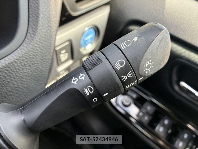 Toyota VOXY HYBRID 2018-09 8882940-14