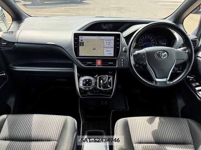 Toyota VOXY HYBRID 2018-09 8882940-1