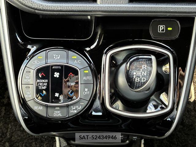 Toyota VOXY HYBRID 2018-09 8882940-19