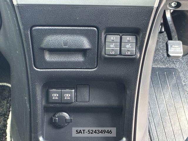 Toyota VOXY HYBRID 2018-09 8882940-21