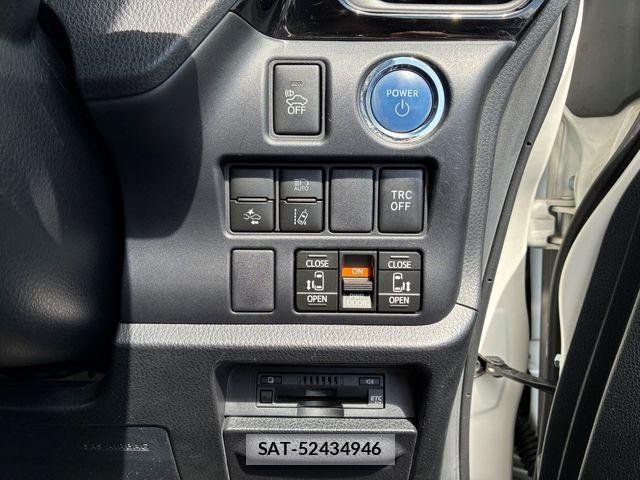 Toyota VOXY HYBRID 2018-09 8882940-22