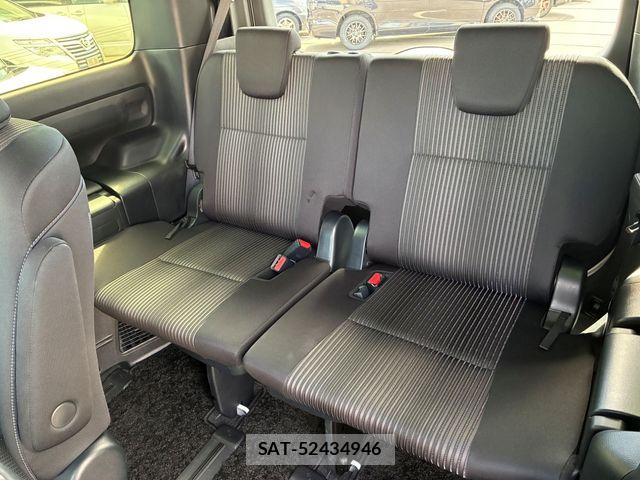 Toyota VOXY HYBRID 2018-09 8882940-24