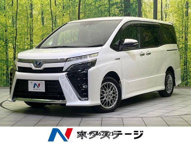 Toyota VOXY HYBRID 2020-03 8882933-0