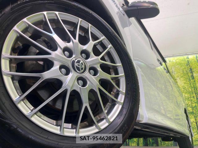 Toyota VOXY HYBRID 2020-03 8882933-13