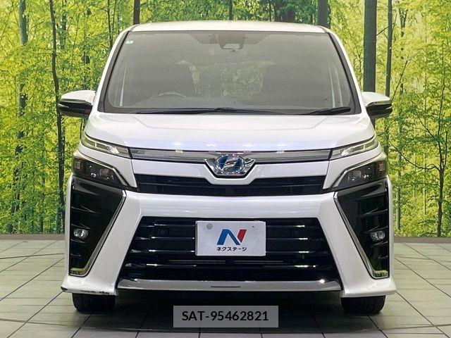 Toyota VOXY HYBRID 2020-03 8882933-14