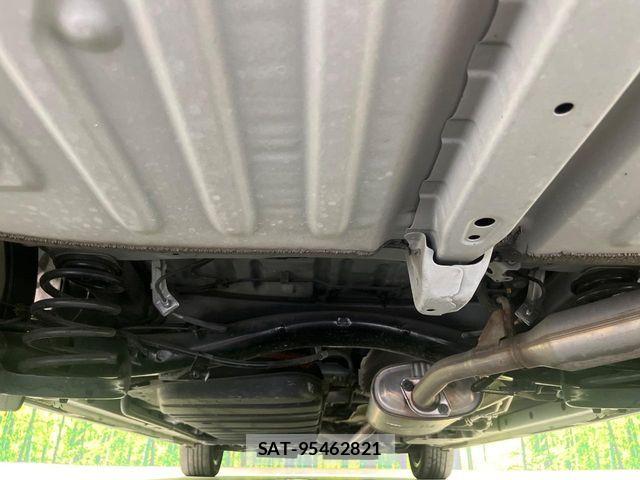 Toyota VOXY HYBRID 2020-03 8882933-19