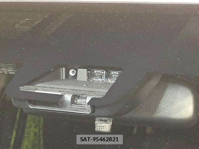 Toyota VOXY HYBRID 2020-03 8882933-5