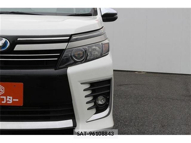 Toyota VOXY HYBRID 2016-09 8882942-12