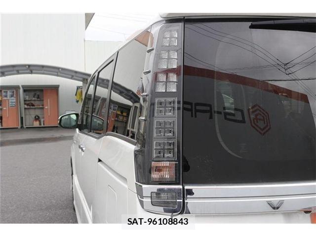 Toyota VOXY HYBRID 2016-09 8882942-16
