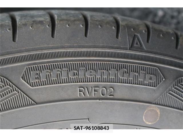 Toyota VOXY HYBRID 2016-09 8882942-22