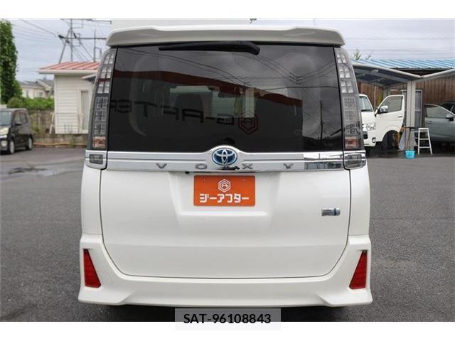 Toyota VOXY HYBRID 2016-09 8882942-5