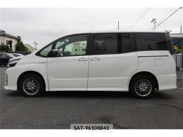 Toyota VOXY HYBRID 2016-09 8882942-7