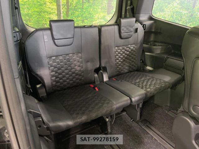 Toyota VOXY HYBRID 2024-06 8882919-9