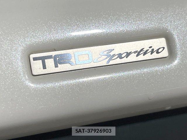 Toyota VOXY HYBRID 2015-09 8882943-9