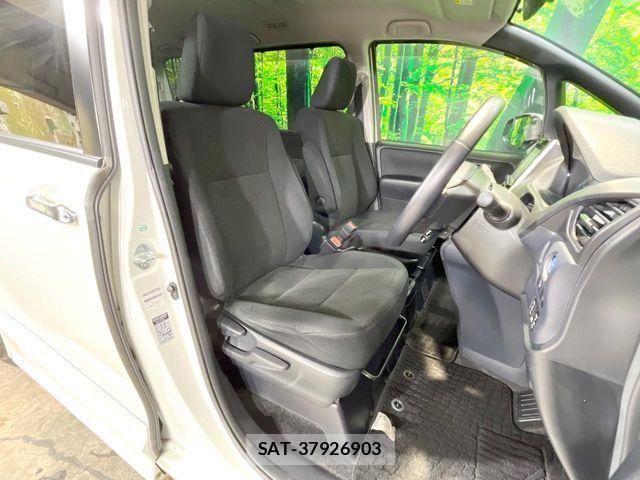 Toyota VOXY HYBRID 2015-09 8882943-10
