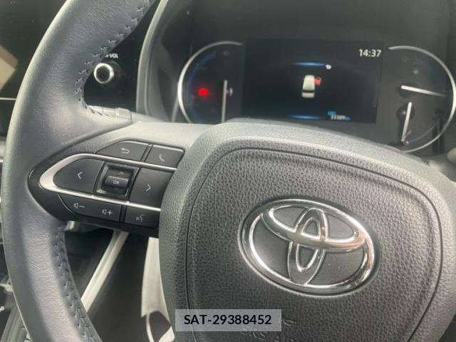 Toyota VOXY HYBRID 2023-07 8882929-19