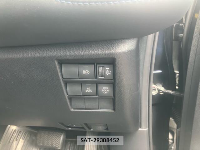 Toyota VOXY HYBRID 2023-07 8882929-20