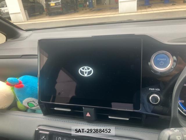 Toyota VOXY HYBRID 2023-07 8882929-25