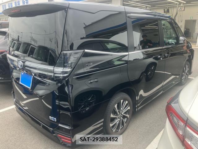 Toyota VOXY HYBRID 2023-07 8882929-2